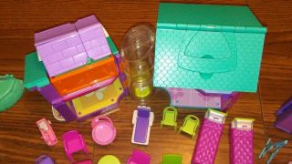 Polly Pocket Magnetic Hanging Out Doll House With Elevator Mattel 2002, 2