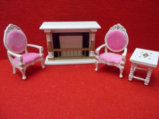 Dollhouse 1:12 Scale Fireplace 2 Chairs And Table Pink And Cream