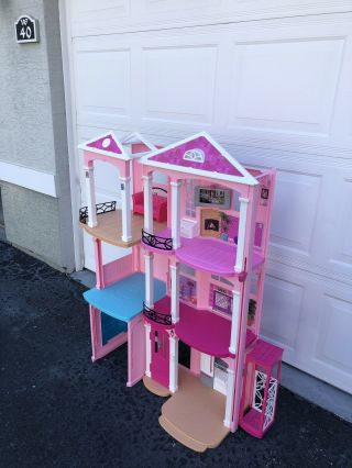 2015 Barbie Dream House 3 Story With Elevator - Disassembled Description 3