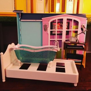 Barbie 2007 My House Fold Up Dollhouse Playset by Mattel with Piano Bed 2
