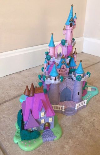 Disney Polly Pocket Bluebird Cinderella Castle,  Stepmother House,  5 Figures
