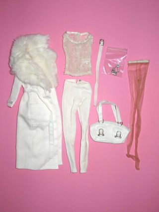 Tonner - Diana Prince - Undercover 16 " Tyler Fashion Doll Outfit