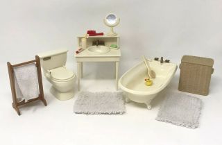 Madeline Dollhouse Furniture Bathroom Set: Toilet,  Tub,  Sink,  Rack,  Hamper,