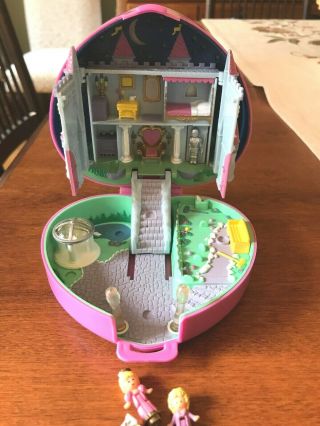 Polly Pocket Bluebird Light Up Castle And 4 Figures