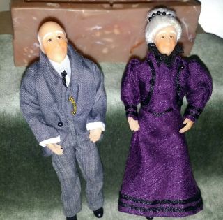 Estate Victorian Dollhouse Couple Older Man Lady Dolls Dollhouse Artisan ?