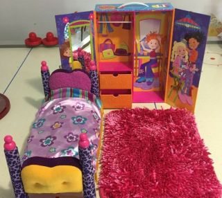 Manhattan Toys Groovy Girl Dolls Style Wardrobe Closet Dresser Bed Pink Shag Rug