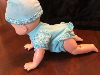 Fisher price Little mommy babbling crawling baby doll 2008 2