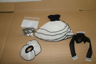 Black And White Show Off Outfit For 16 Inch Doll