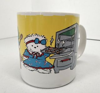 1990 Dayton - Hudson - Pajama Santa Bear & Friends Baking Cookies - Coffee Mug - EUC 3
