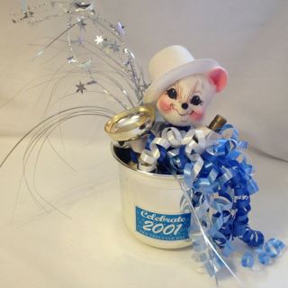 Annalee 7 " Celebrate 2001 Year Mouse