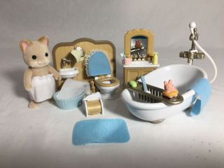 Calico Critters/sylvanian Families Bathroom Furniture With Figure & Accessories