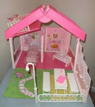 1992 Mattel Barbie Folding House