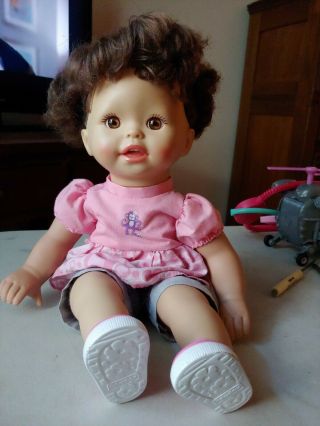 2009 Mattel Talking Little Mommy Doll Bilingual Brown Hair Eyes Laughs