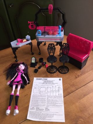 Monster High Draculaura Playset With Figure By Mattel With Instructions