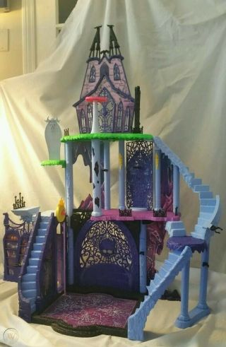 Monster High Freaky Fusion Catacombs Castle Playset Doll House And Furniture