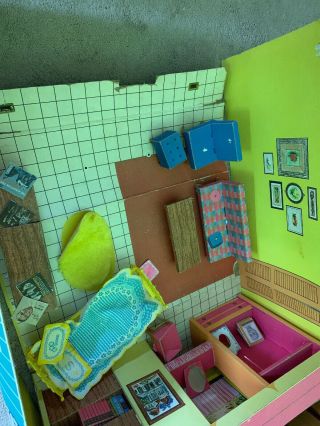 VINTAGE 1962 BARBIE DREAM HOUSE with FURNITURE and Accessories 2