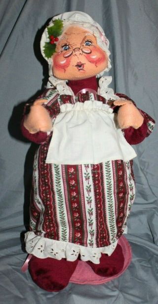 Annalee 1987 Mrs.  Claus Christmas Doll 16 " Holly Leaf Cap And Dress With Holly