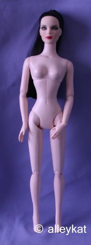 Tonner Doll Company 16 " Tyler Wentworth Ultra Basic Goth,  Nude