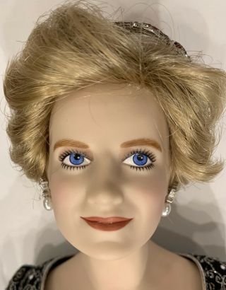 Two Franklin Princess Diana Porcelain Dolls Queen Fashion Princess Nobility 2