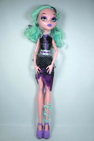 Monster High 28 Inch Pink Ghoul/gore - Geous Ghoul Doll/ Eye Changing 28in