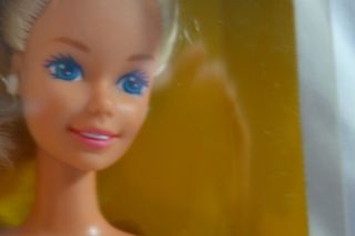 1992 Mattel Fun - to - Dress Barbie 3240 - Blue Towel Wrap - NRFB - Good Box - 3