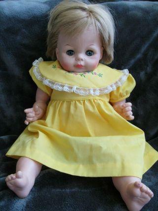 Vogue Doll Baby Dear One Vintage 1965 Large 22 " Cloth & Vinyl Cries
