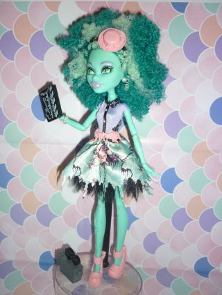 Monster High " Frights,  Camera Action " Honey Swamp Doll Inc 