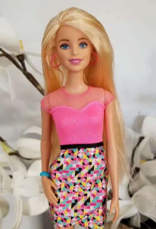 Barbie Basic Long Hair Fashion Doll Neon Dress Blonde Fashionista