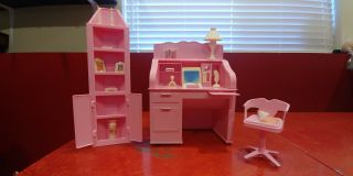 Barbie Sweet Roses Roll Top Desk & Curio Cabinet Mattel 1988 Italy Hard - To - Find