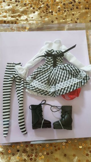 Tonner Outfit For 9 " Doll,  Mini Mood Party