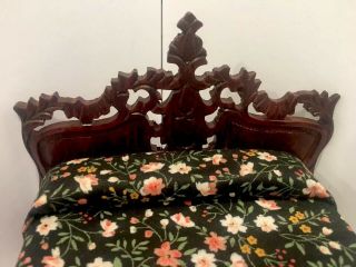 Bespaq Mahogany Bed w/ Ornate Headboard & Footboard Dollhouse Miniature 1:12 2