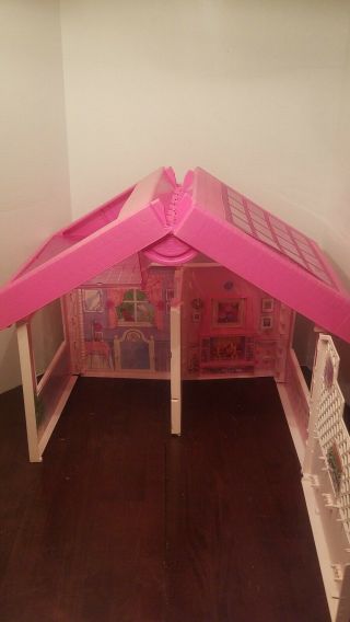 Vintage Barbie Fold N Fun House 1992 W/ Carrying Case