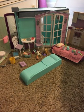 Barbie Folding House Playset Fold & Go Bedroom Bathroom Kitchen & Accessories