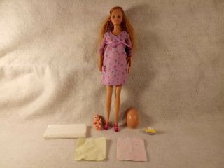 2002 Barbie Happy Family Pregnant Midge With Baby And Some Accessories