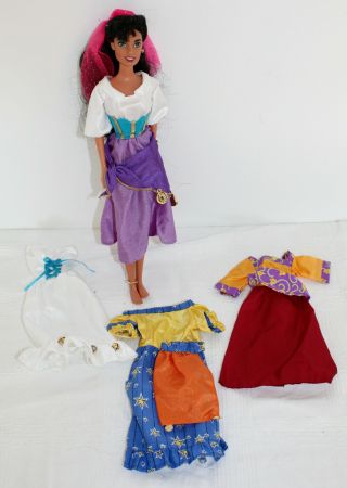 The Hunchback Of Notre Dame Esmeralda Doll And Outfits 1995 Mattel