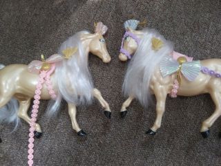 Barbie " Princess And The Pauper " - Royal Kingdom Carriage Horses