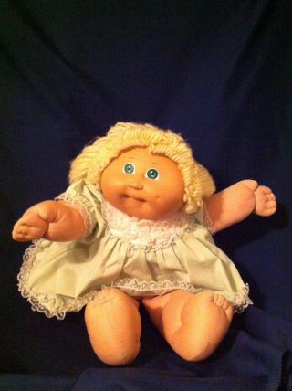 Cabbage Patch Doll Blond Hair And Blue Eyes Dress