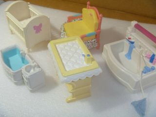 FISHER PRICE MATTEL LOVING FAMILY DOLL HOUSE FURNITURE CRIB BATH CHANGING TABLE 3