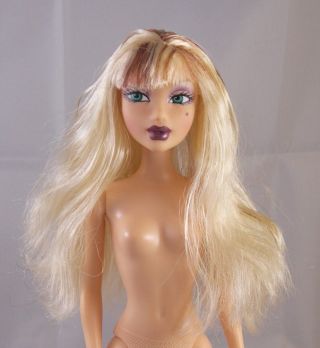 Barbie My Scene Delancey Blonde W/red Streaks Teal Eyes Fair Skin Beauty Mark