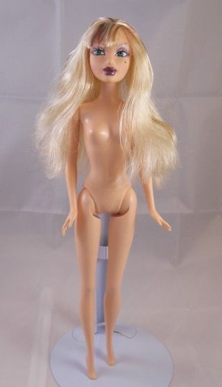 Barbie My Scene Delancey Blonde w/Red Streaks Teal Eyes Fair Skin Beauty Mark 3