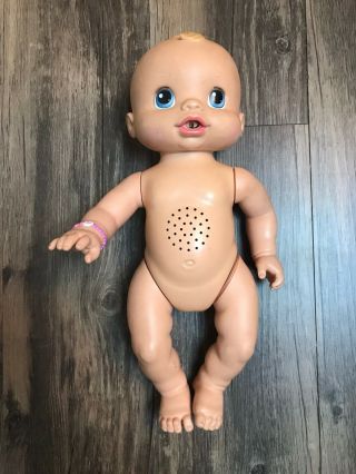 2006 Baby Alive Girl Doll Whoopsie Doo Giggles Babbles Blue Eyes Retired
