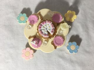 Calico Critters/sylvanian Families Baby Party Table With Accessories