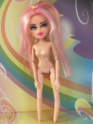 Bratz Cloe Twisty Doll Body Tall 11.  5” Articulated Arms 3
