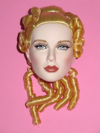Tonner - Belle Dame 22 " American Model Fashion Doll Head