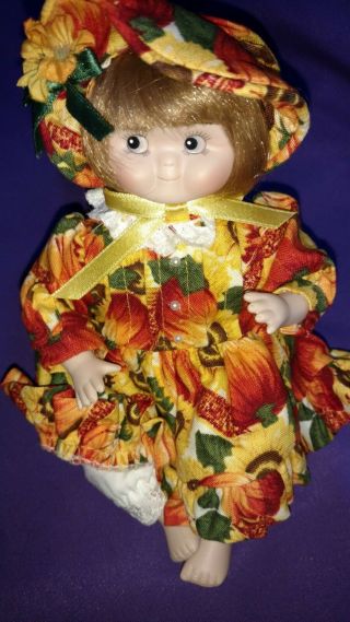 Goebel Dolly Dingle Miniature Porcelain Doll 1996 " Fall Harvest " Autumn Dress