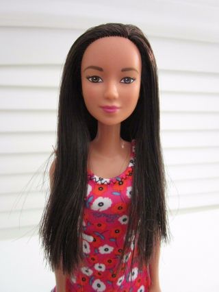 2017 Neko Lea Asian Barbie Doll Brunette Brown Eyes Dress