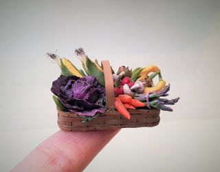 Dollhouse Miniature Hope Elliott Vegetable Basket 1/12th