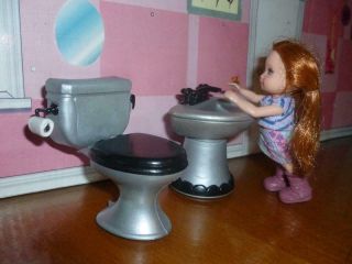 Barbie Kelly Doll Size Dollhouse Bathroom Furniture - Toilet Sink Silver & Black