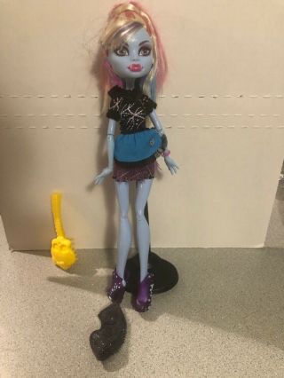 Monster High Abbey Bominable Ghouls Rule Doll & Outfit Accessories