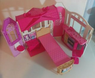 2014 Mattel Barbie Glam Getaway Fold N’ Go House